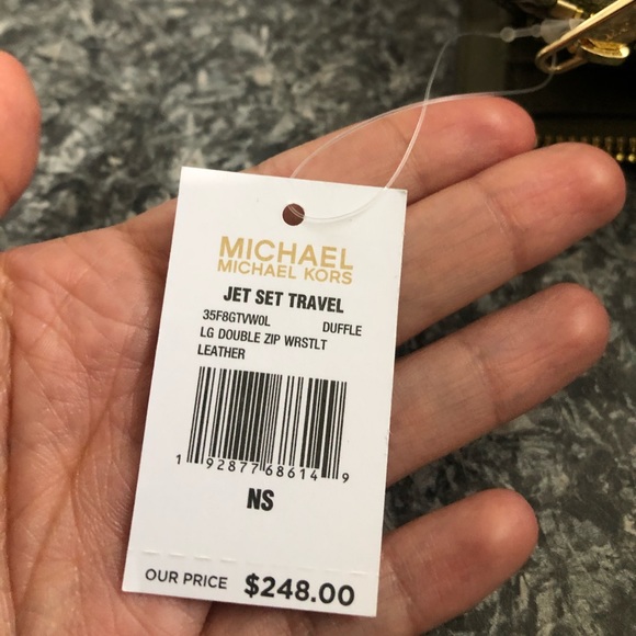 Michael Kors Wristlet (Wallet) - Picture 5 of 5